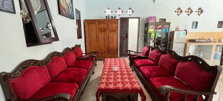 O酒店 Aero Kost Bu Lisa 伊斯兰旅馆，靠近传统市场Lawang(Hotel O Aero Kost Bu Lisa Syariah Near Pasar Tradisional Lawang)图片