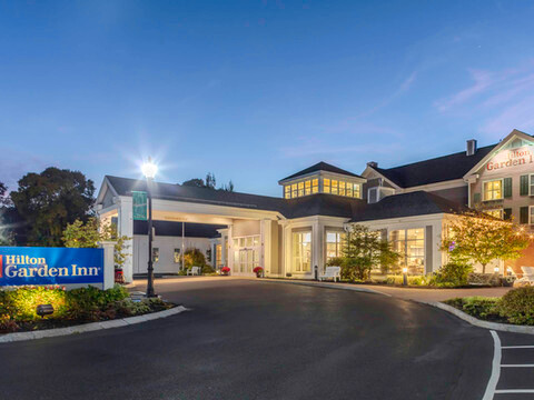 弗里波特市中心希尔顿花园酒店