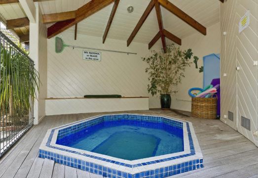 Takapuna Motor LodgeHotel Overview