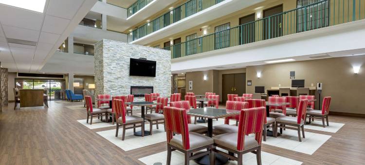 舒适套房酒店-近涅尔波托马克米尔斯(Comfort Suites Near Potomac Mills)图片