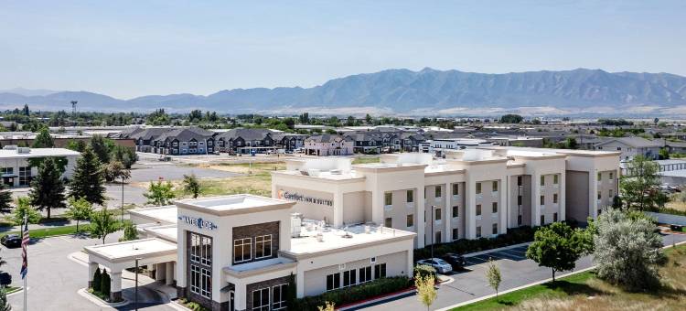 洛根-近大学舒适酒店(Comfort Inn & Suites Logan Near University)图片