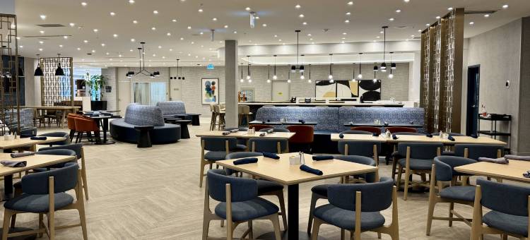 伯灵顿烛木套房酒店(Candlewood Suites Burlington Conference Centre)图片