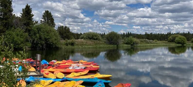 NEW LISTING! UPDATED 3 SUITES & AC! HOT-TUB, SHARC, FORT ROCK, BIKES, DOG OK.图片