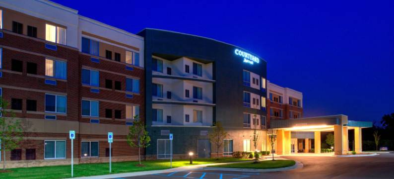 底特律法明顿山万怡酒店(Courtyard Detroit Farmington Hills)图片