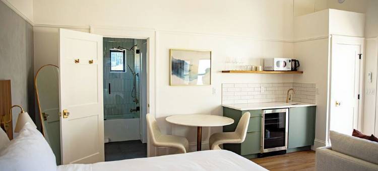 指南针麦克明维尔(the compass mcminnville)图片