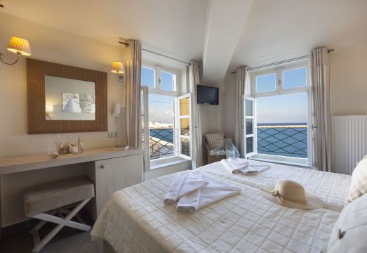 Esperance 1 Hotel Overview