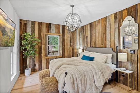 Basketball, Volleyball, Arcades, and Fishing - Vibrant Family Haven