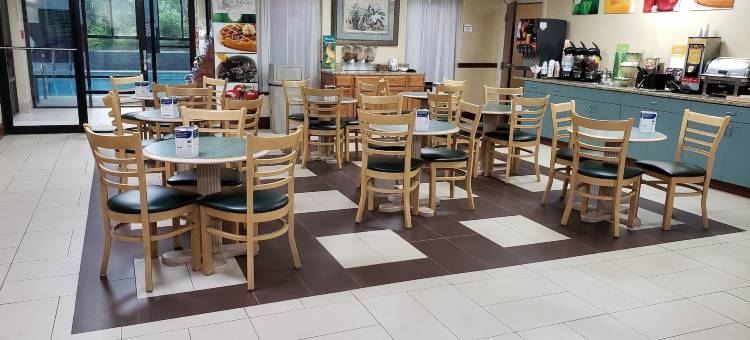 塞勒斯堡品质酒店及套房(Quality Inn & Suites)图片