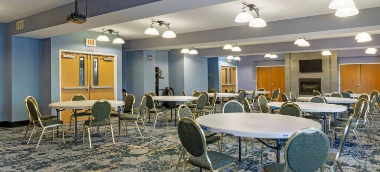 胡椒树奥本贝斯特韦斯特优质酒店(Best Western Plus Mountain View Auburn Inn)图片