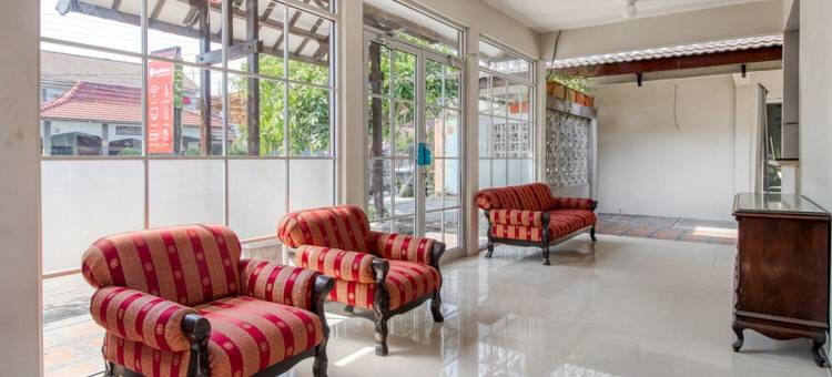 红多兹酒店-近日惹马里奥波罗图古车站2号(RedDoorz Near Malioboro Tugu Station Jogja 2)图片
