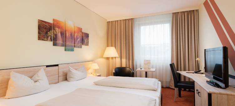 西南公园诺威纳酒店(Novina Hotel Suedwestpark Nuernberg)图片