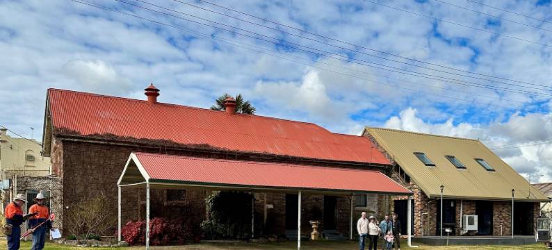 公园上的查尔斯沃思(Charlesworth on the Park)图片