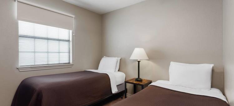 大斯普林斯鹰巢套房-温德姆旅屋酒店(Eagle's Den Suites Big Spring a Travelodge by Wyndham)图片