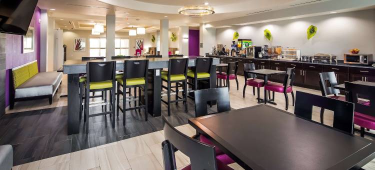狄利贝斯特韦斯特优质套房酒店(Best Western Plus Dilley Inn  Suites)图片