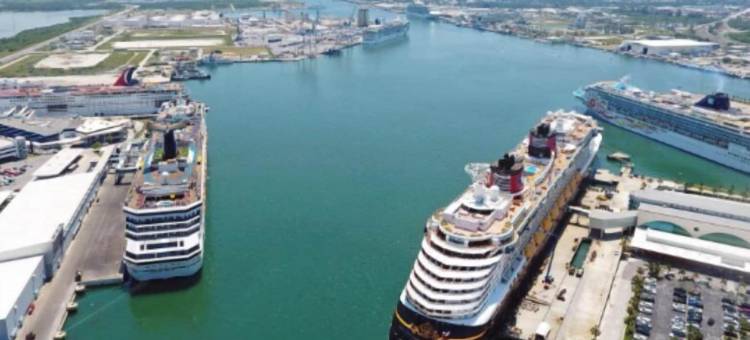 卡纳维拉尔港丽怡酒店(Country Inn & Suites by Radisson, Port Canaveral, FL)图片