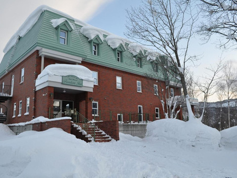 新雪谷自由酒店