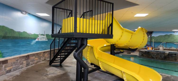 莱克乔治拉昆塔温德姆酒店套房(La Quinta Inn & Suites by Wyndham Lake George)图片