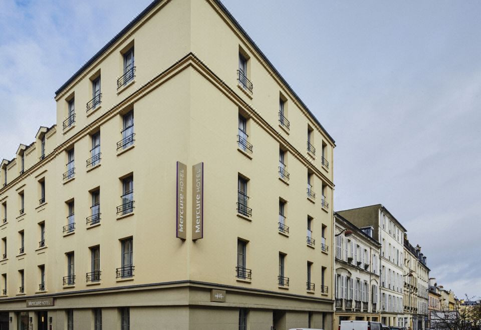 Hôtel Mercure Versailles ChâteauOver view