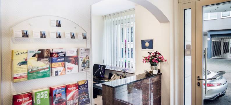 多姆布里克伽尼酒店(Hotel Domblick Garni)图片