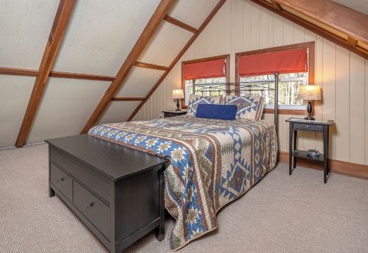 Chasing Dreams Hotel Overview