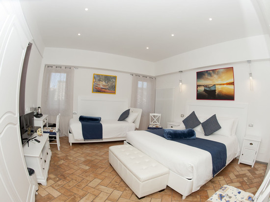 多尔福堡亚特兰蒂斯旅馆