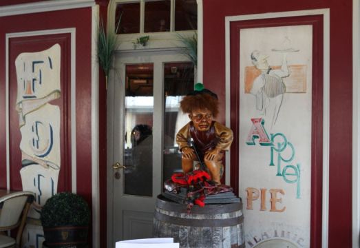 The Pipers Hotel Overview