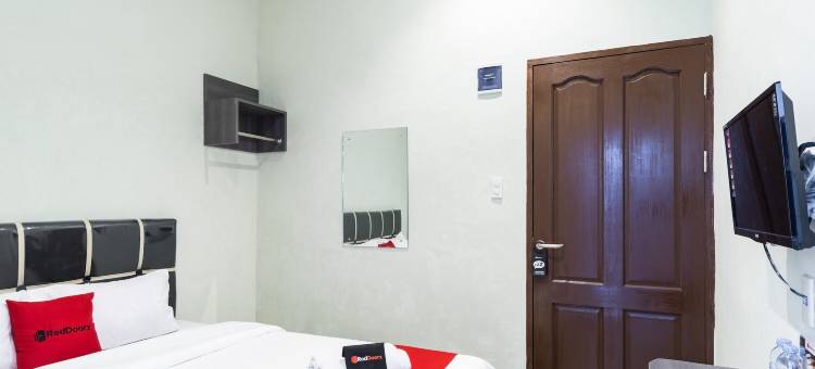 红多兹酒店-近棉兰安普拉斯(RedDoorz Near Medan Amplas)图片