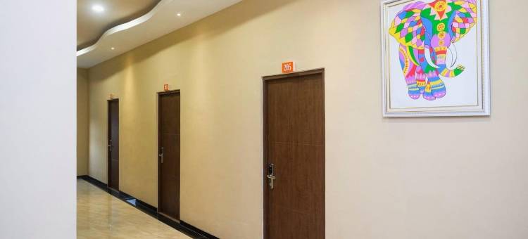 红多兹酒店-三宝垄城市公园梅多霍(Sans Hotel City Park Medoho Semarang)图片
