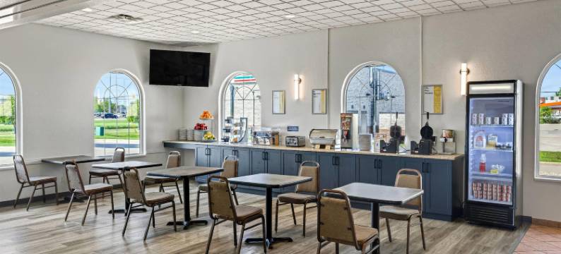 温克勒戴斯套房酒店(Days Inn & Suites by Wyndham Winkler)图片