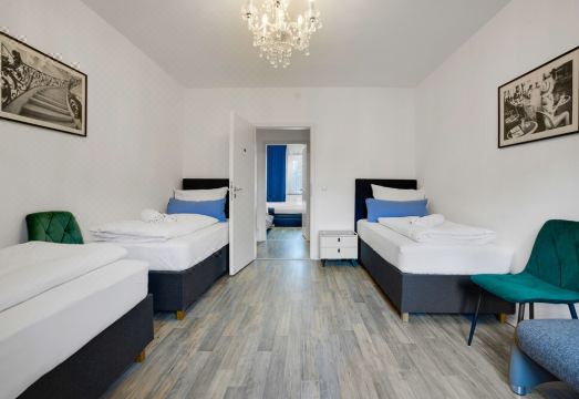 Augsburg: Central | 2 parking | 4 rooms + kitchen | washing machine | Nintendo Hotel Overview