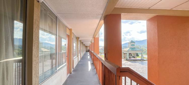 OYO Hotel Harriman Near I-40图片