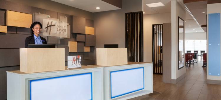 智选假日套房酒店-辛辛那提东北/雷德班克路(Holiday Inn Express & Suites Cincinnati NE - Redbank Road)图片