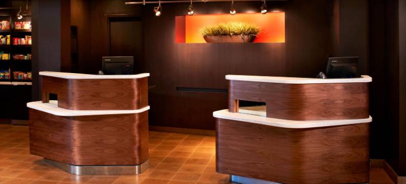 托莱多-罗斯福德-佩里斯堡万怡酒店(Courtyard Toledo Rossford/Perrysburg)图片