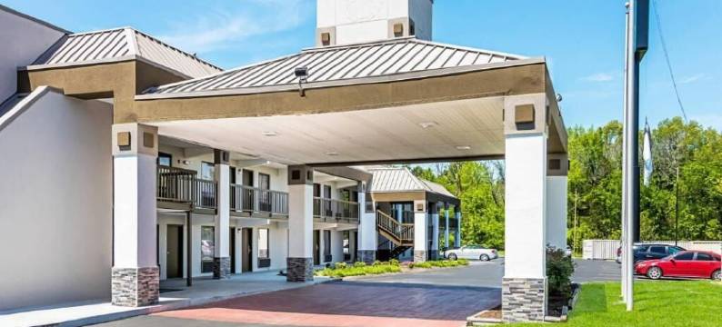 法拉格特旅馆及套房(Farragut Inn & Suites)图片