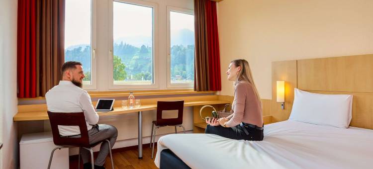 宜必思卢塞恩克林斯酒店(Ibis Luzern Kriens)图片