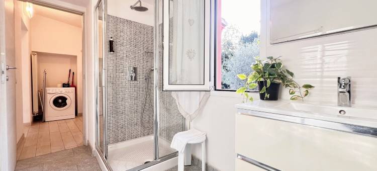 罗萨民宿(Alla Casa Rosa, Peaceful Apartment Surrounded by Greenery with Free Parking, WiFi & Air Conditioning)图片