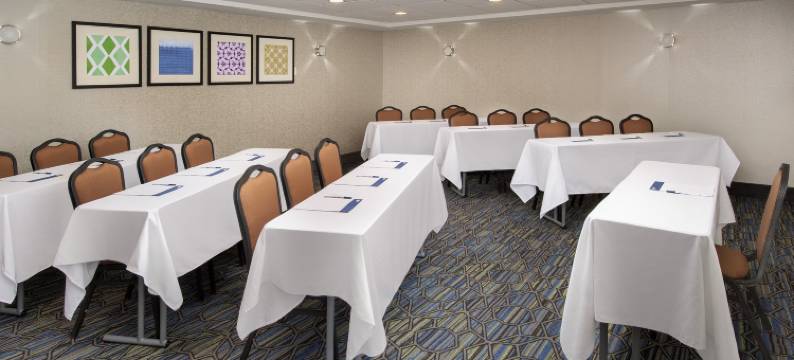 Holiday Inn Express 索格斯(洛根机场)(Holiday Inn Express BOSTON - SAUGUS by IHG)图片