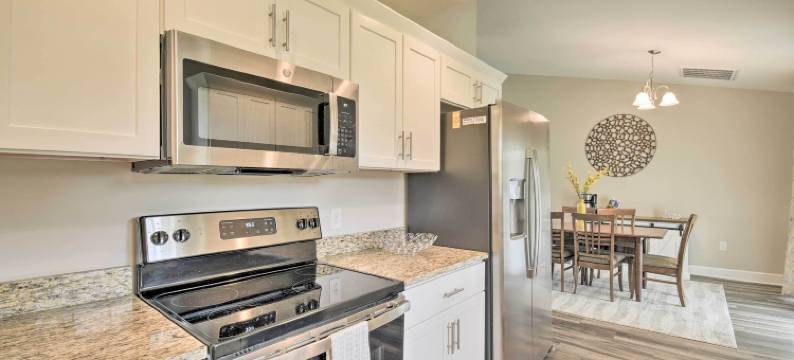 距高尔夫球场3英里：洛里斯家居，带大私人院子！(3 Mi to Golf: Loris Home w/ Big Private Yard!)图片