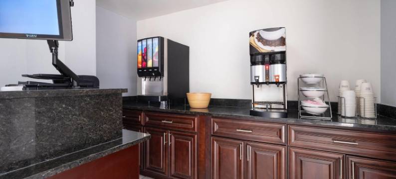 Super 8 by Wyndham Portsmouth - Norfolk(Super 8 by Wyndham Portsmouth - Norfolk)图片