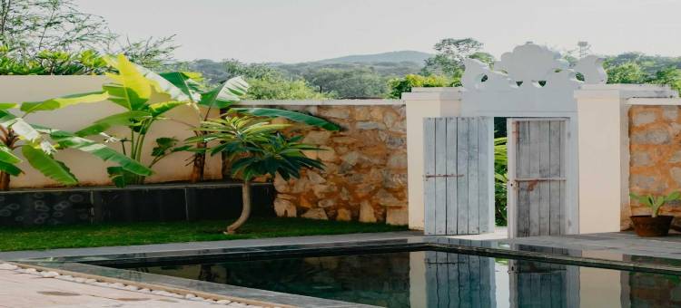 乌代布尔纳特杜瓦拉 DanCenter Parijat 带私人泳池别墅及套房(DanCenter Parijat Villas & Suites with Pvt Pool Udaipur Nathdwara)图片