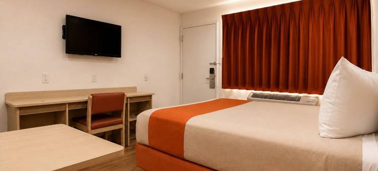 加州洛斯特希尔斯Motel 6酒店(Motel 6 Lost Hills, CA)图片