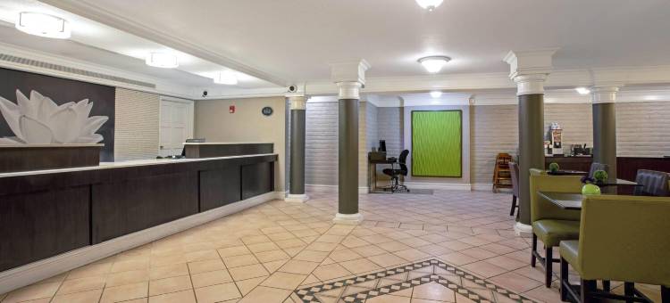 丹佛戈尔登拉昆塔温德姆酒店(La Quinta Inn by Wyndham Denver Golden)图片