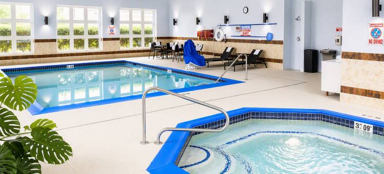 Holiday Inn Express 威克瑟姆(Holiday Inn Express WIXOM by IHG)图片