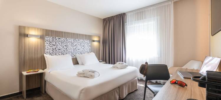里昂狼峡谷宜必思尚品蓝宝石(Ibis Styles Lyon Gorge de Loup Saphir)图片