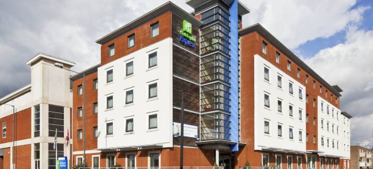 Holiday Inn Express 斯蒂文尼奇(Holiday Inn Express STEVENAGE by IHG)图片