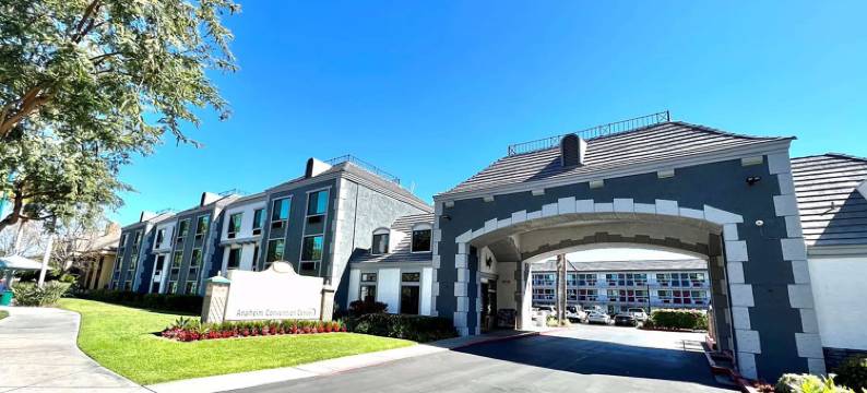 安纳海母会议中心温德姆华美达酒店(Ramada by Wyndham Anaheim Convention Center)图片