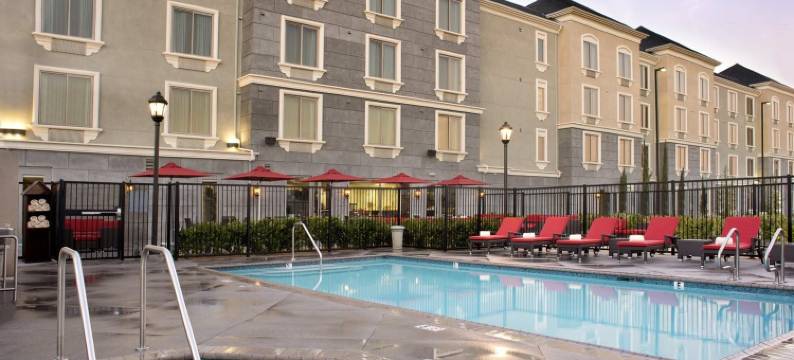 喷泉谷艾尔斯酒店(Ayres Hotel Fountain Valley - Huntington Beach)图片