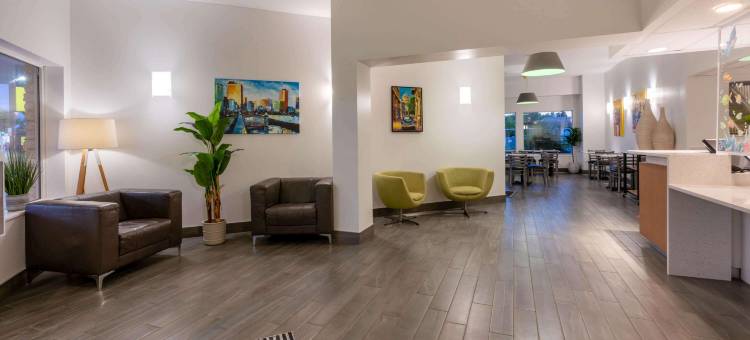 温尼伯西速8酒店(Super 8 by Wyndham Winnipeg West)图片