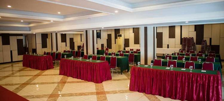 特加尔卡利塔酒店(Karlita Hotel Tegal)图片