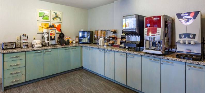 伍德斯托克贝斯特韦斯特优质套房酒店(Best Western Plus Woodstock Inn  Suites)图片